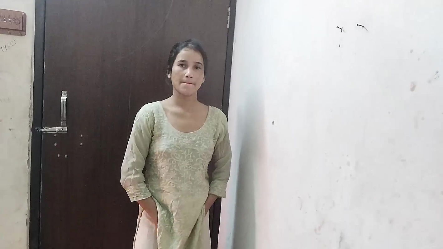 Chacha ne apni jwan ko chudai krna dikhaya