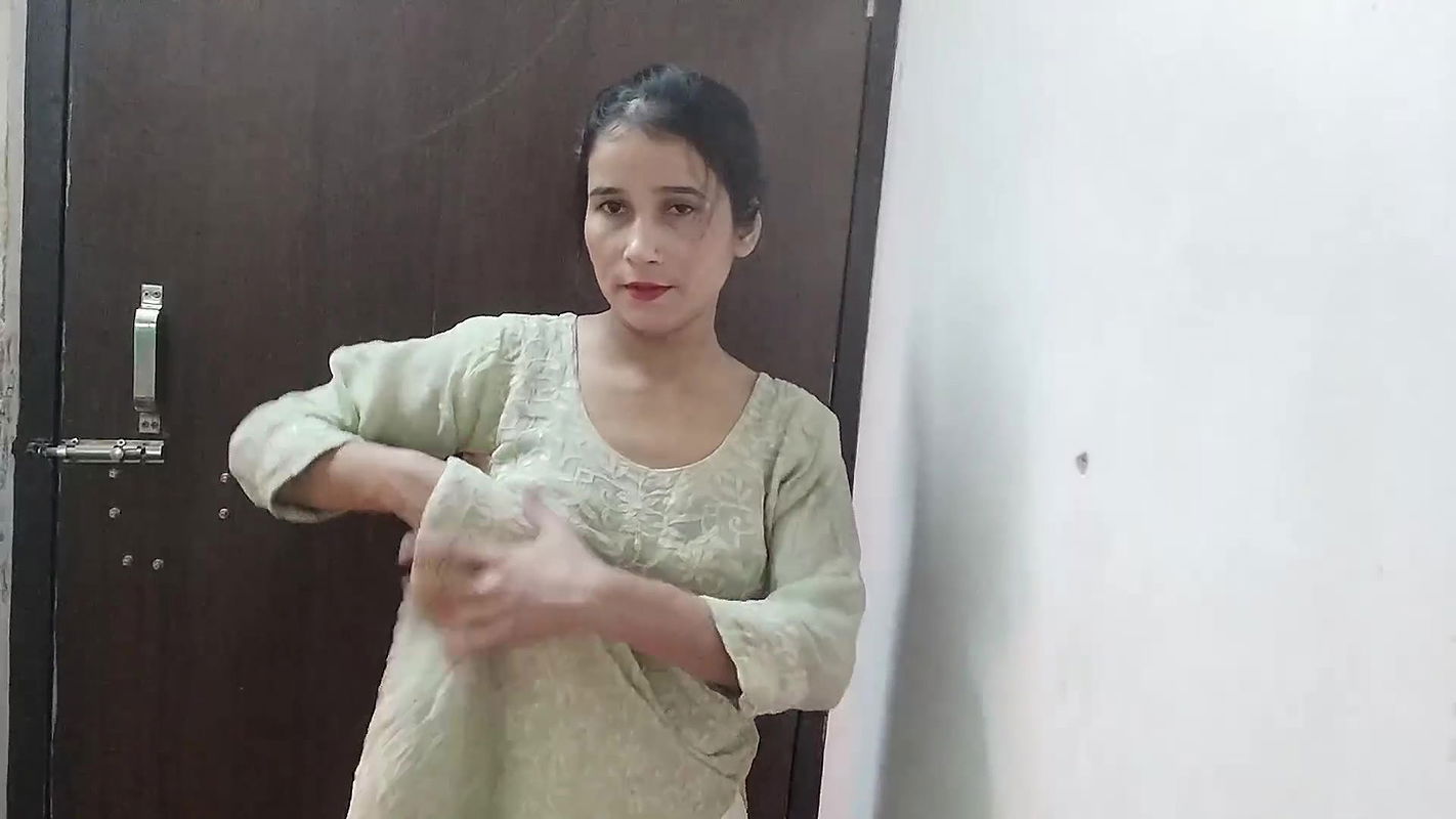 Chacha ne apni jwan ko chudai krna dikhaya