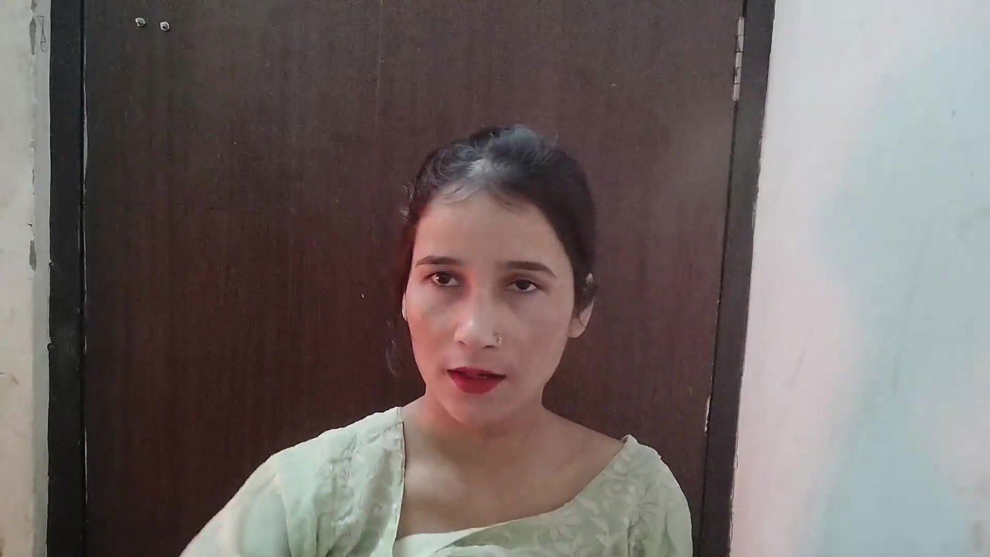 Chacha ne apni jwan ko chudai krna dikhaya