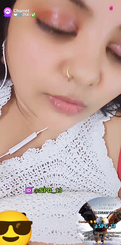 Cute girl in chamet shwo her pussy
