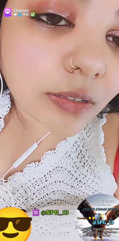 Cute girl in chamet shwo her pussy