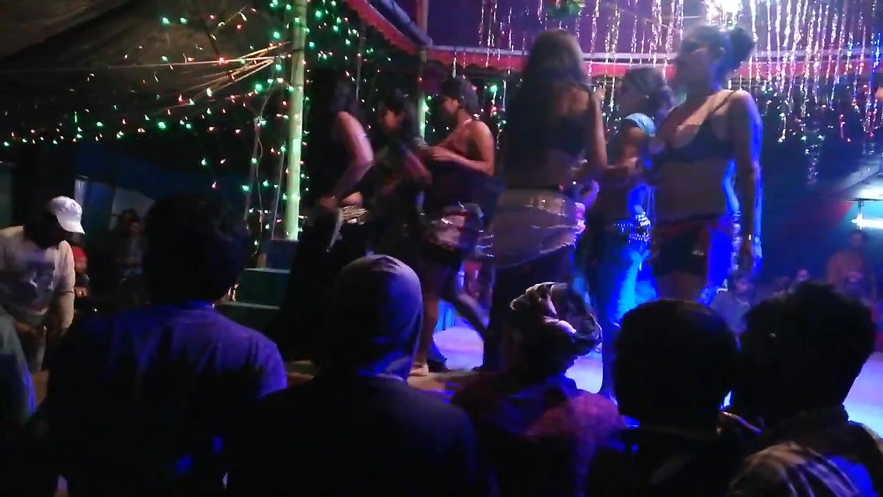 Desi hot open dance show