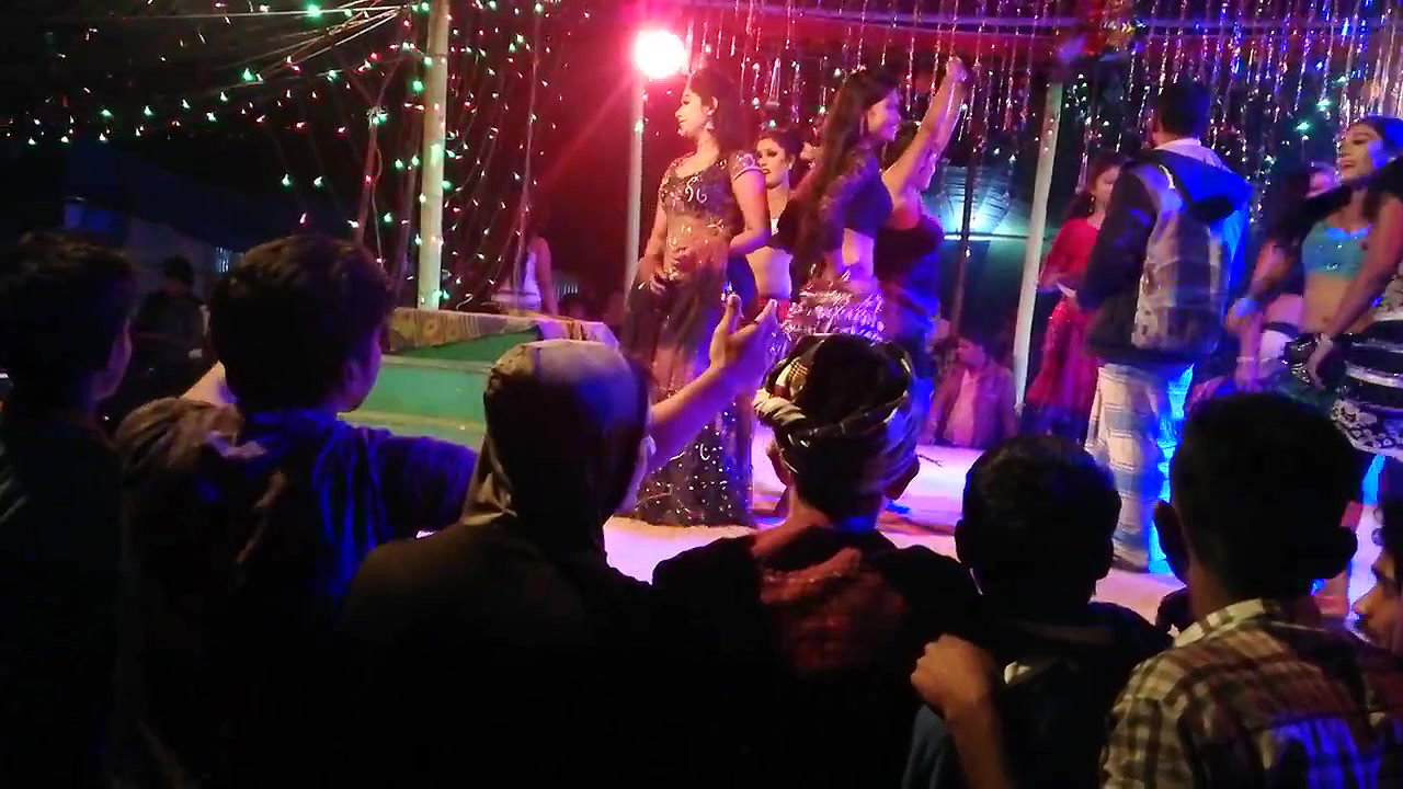 Desi hot open dance show