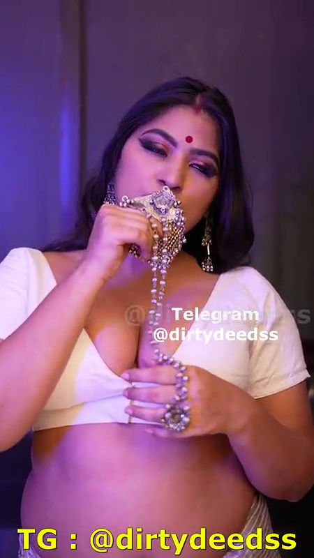 Desi cute model hot photoshot – 2