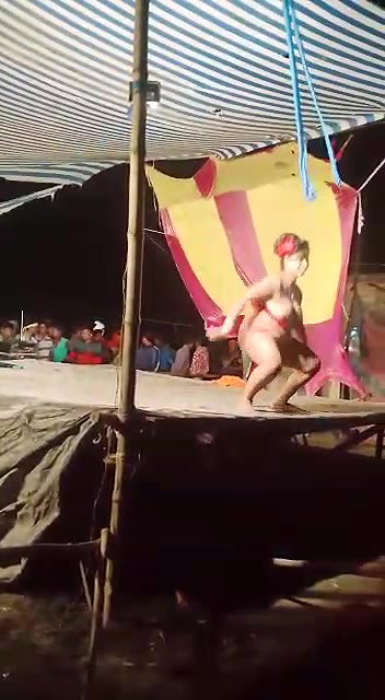 Rand Nude dance video-660