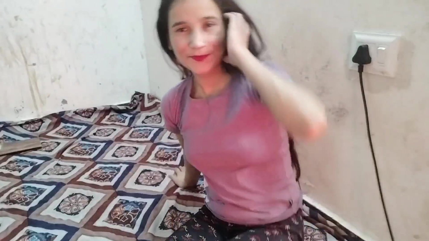 Village ki jwan larki ne apne boyfriend ko video call pe boobs dikhaya