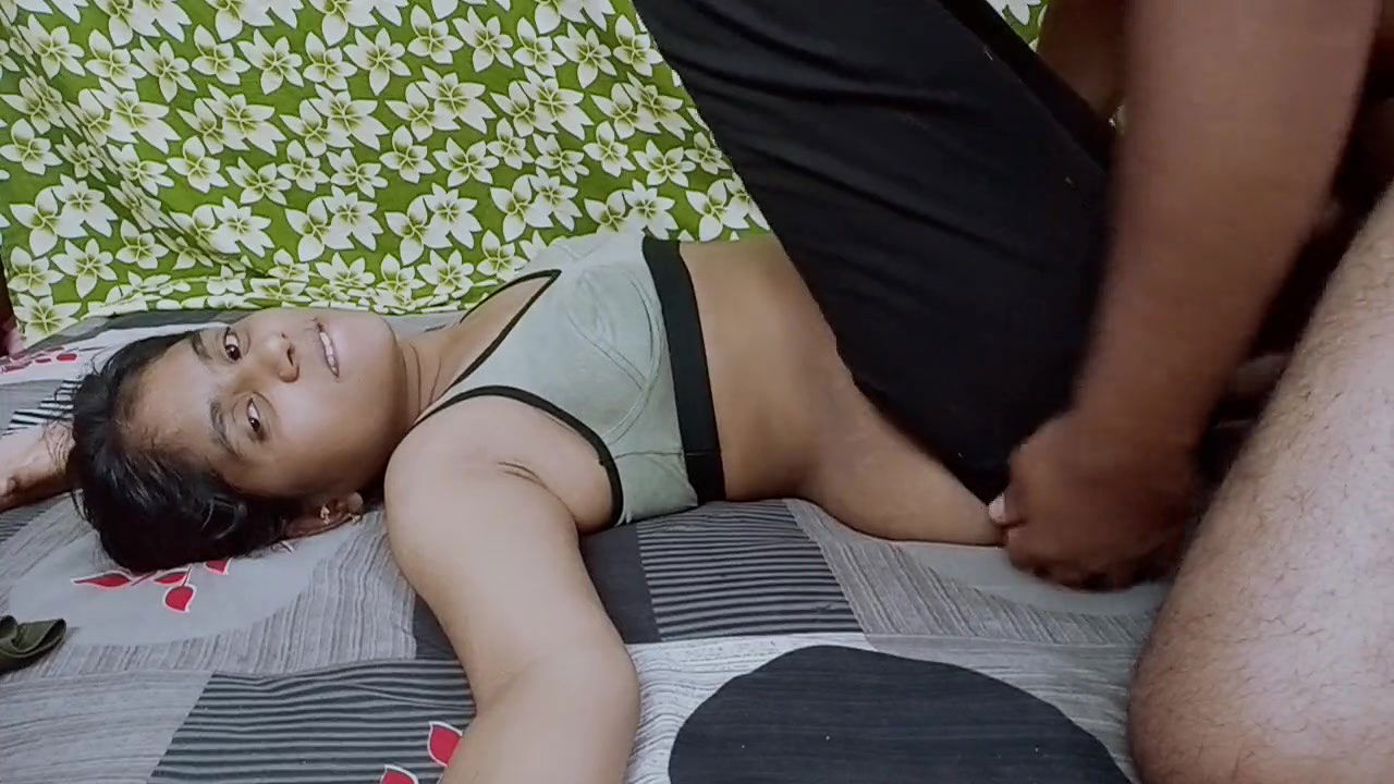 Sexy wife is desperate for hardcore sex to fulfil her sexual desire