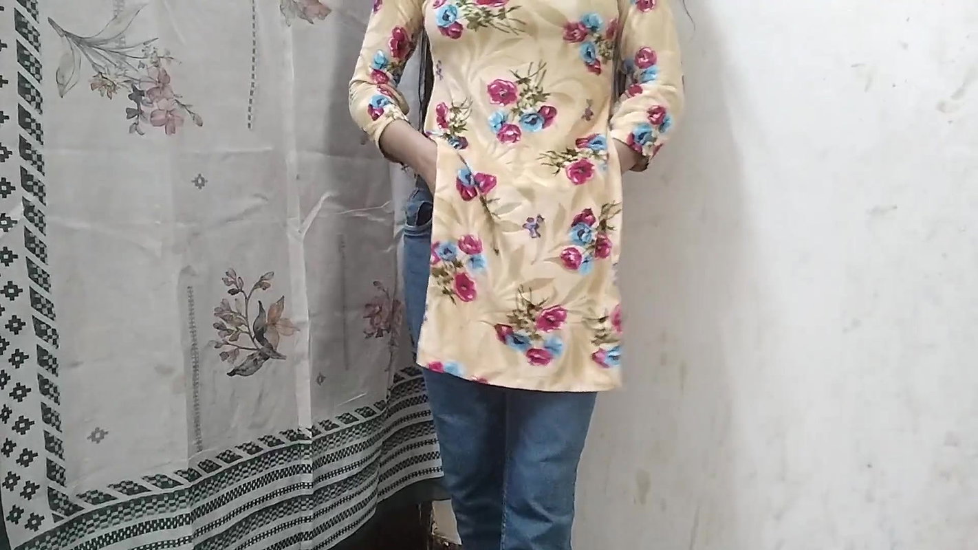 Desi jwan step sister ko ghar me pela