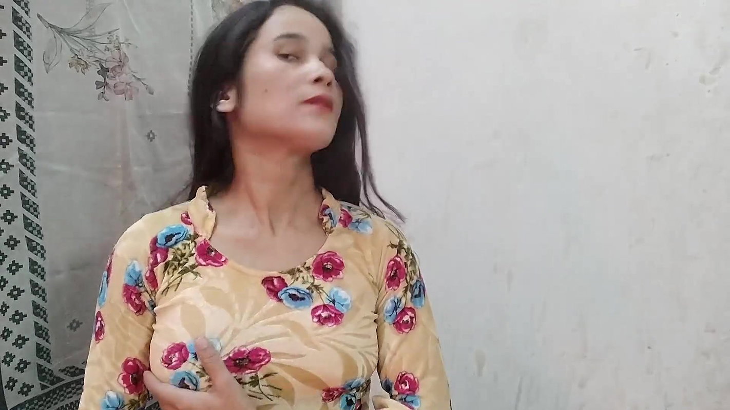 Desi jwan step sister ko ghar me pela