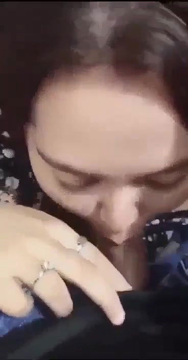 Horny GF Sucking Boyfriend Dick