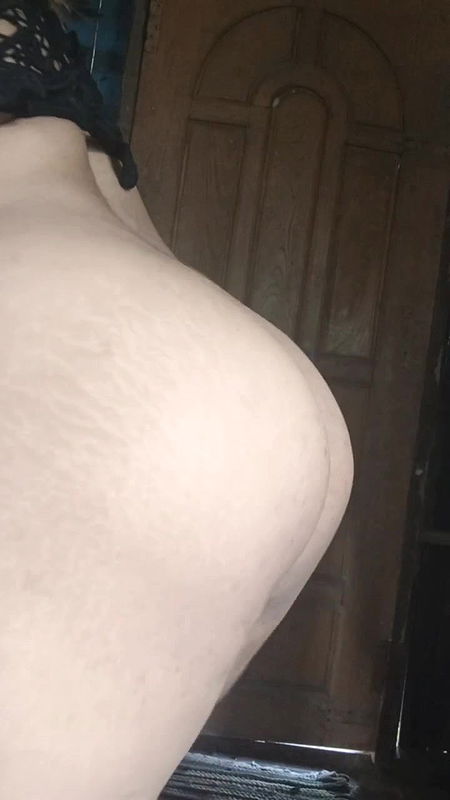 Big boobs youtuber nude