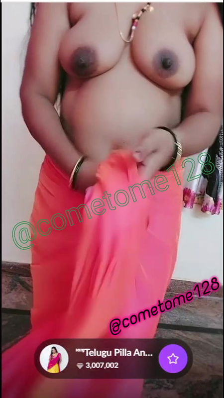 Hot fgr bhabi open her saree STRIPCHAT