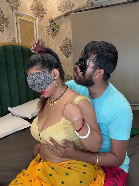 Curvy Aunty – Couple STRIPCHAT