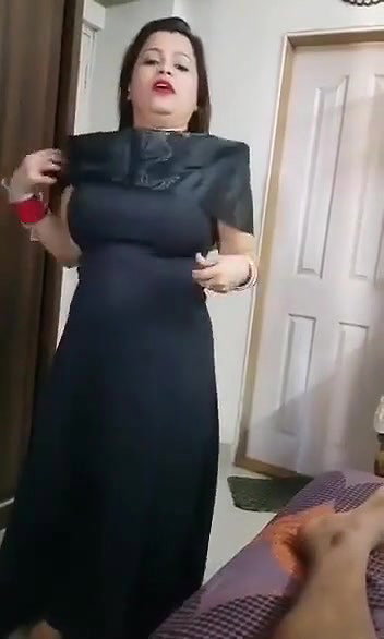 Desi Rich Mature Beauty bhabhi riding in Driver