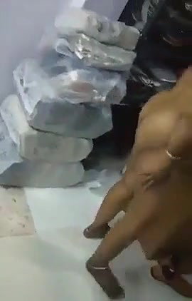 Desi Mature aunty fked in CCloth Store