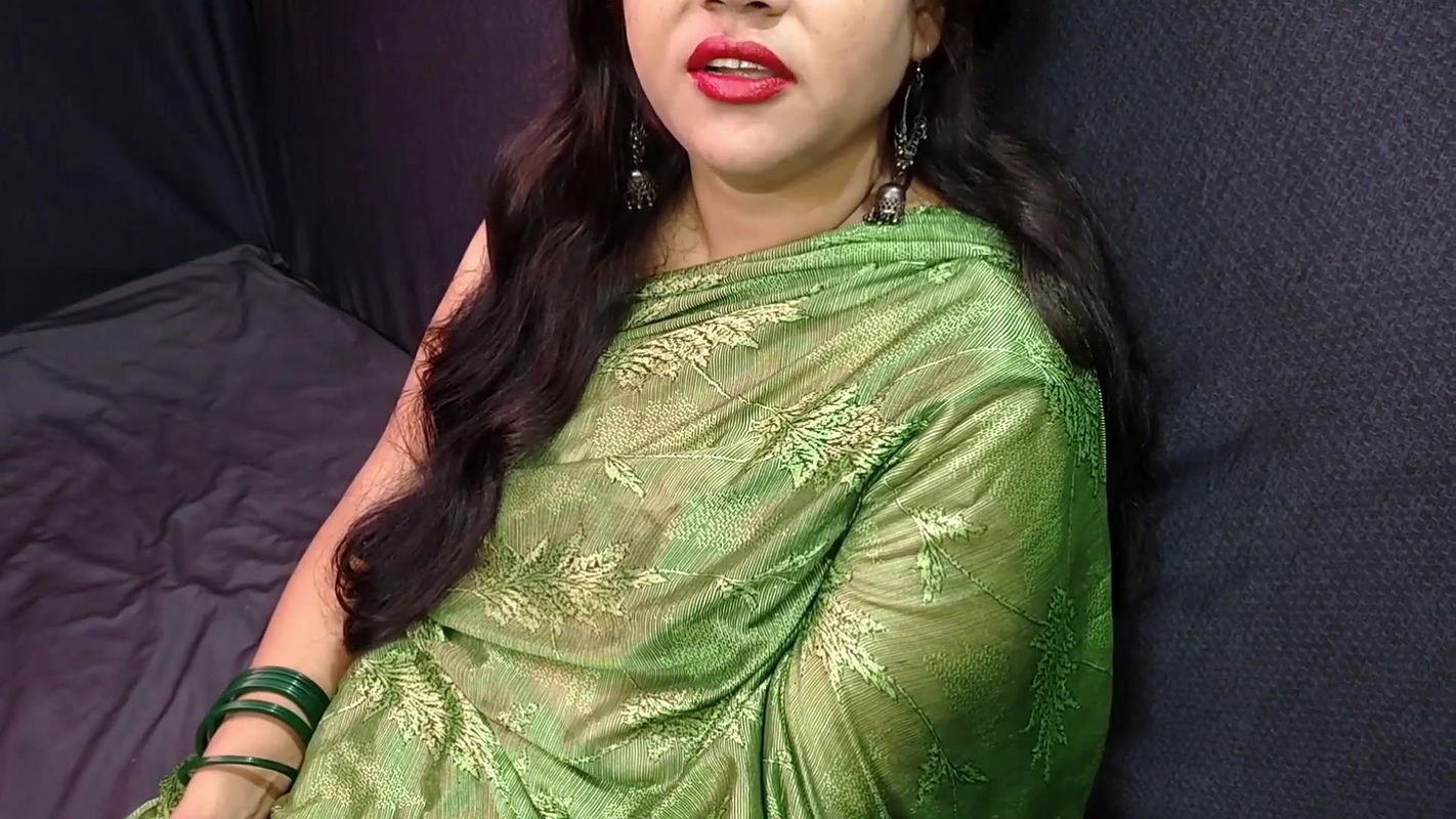 Seeing the erect cock, water started coming out of the stepaunt’s pussy and started licking it by drowning in lust