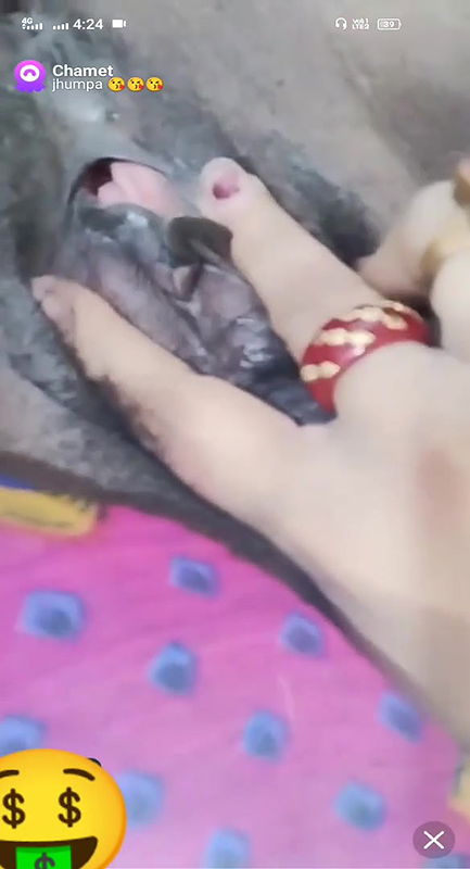 Beautiful Bong Jhumpa Boudi Big Boobs and Pussy Spread on Chamet Live