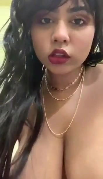 Desi Rand waiting Client