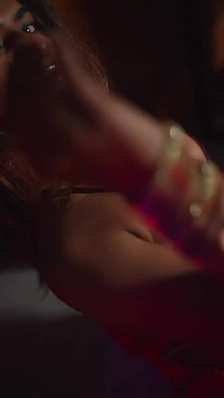 SLUTTY INSTA THOT NIDHI FAPWORTHY SIZZLING IN RED BRA SAREE CAPTIVATING