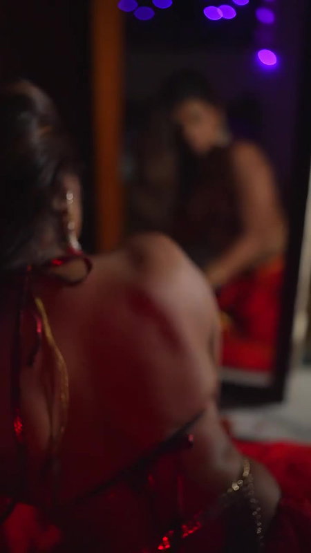 SLUTTY INSTA THOT NIDHI FAPWORTHY SIZZLING IN RED BRA SAREE CAPTIVATING
