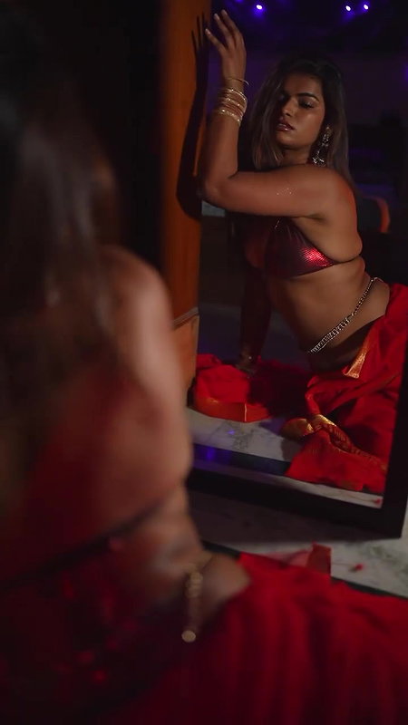 SLUTTY INSTA THOT NIDHI FAPWORTHY SIZZLING IN RED BRA SAREE CAPTIVATING