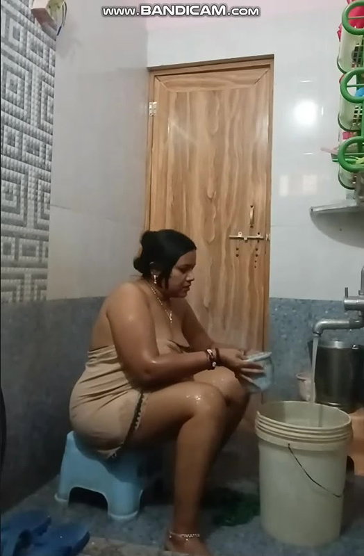 Youtuber bath video 2