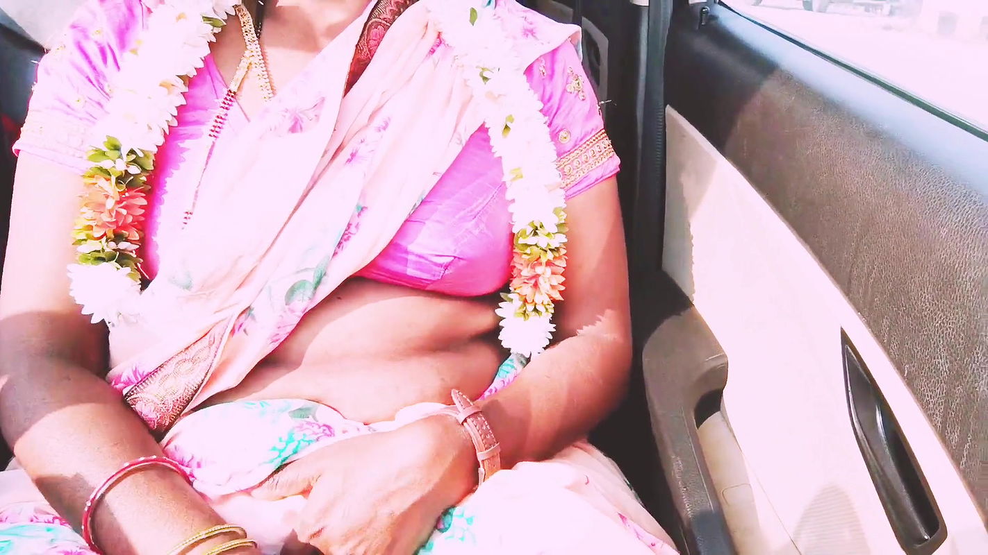 Indian car sex pink sari bhabi try to move with a boy’s friend. Telugu FirTy Talks.