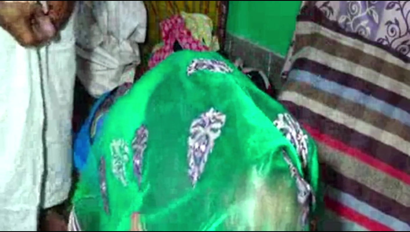 Father -in -law was fucking daughter -in -law, a dirty father -in -law fucking daughter -in -law from behind. Father -in -law fucks young Daugh