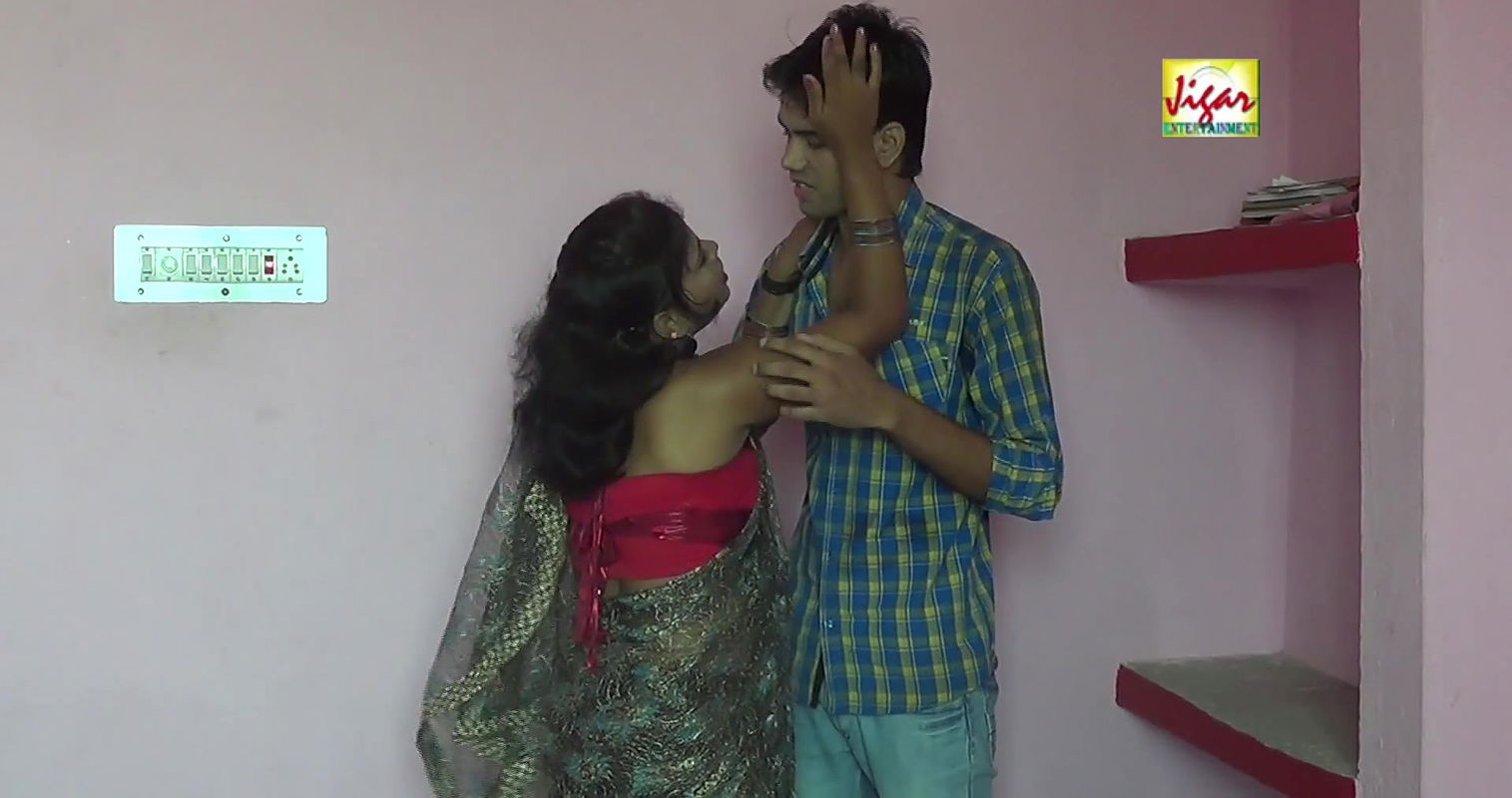 akeli bhabhi romantic devar