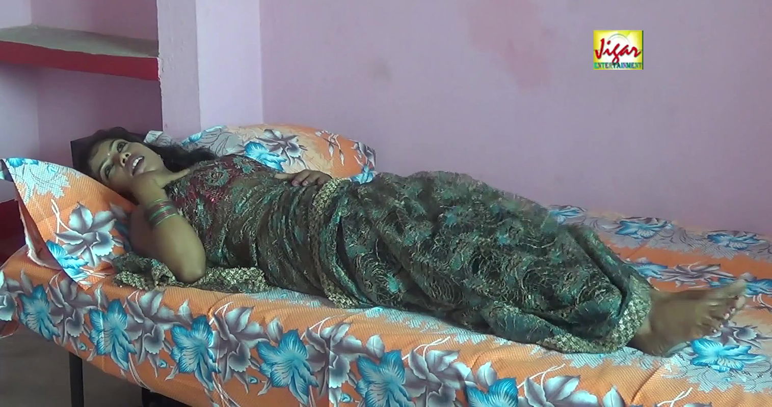 akeli bhabhi romantic devar