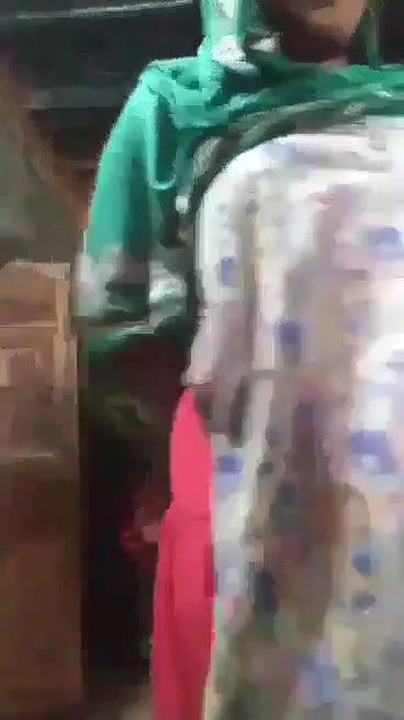 Desi beauty showing big boobs and pusssy