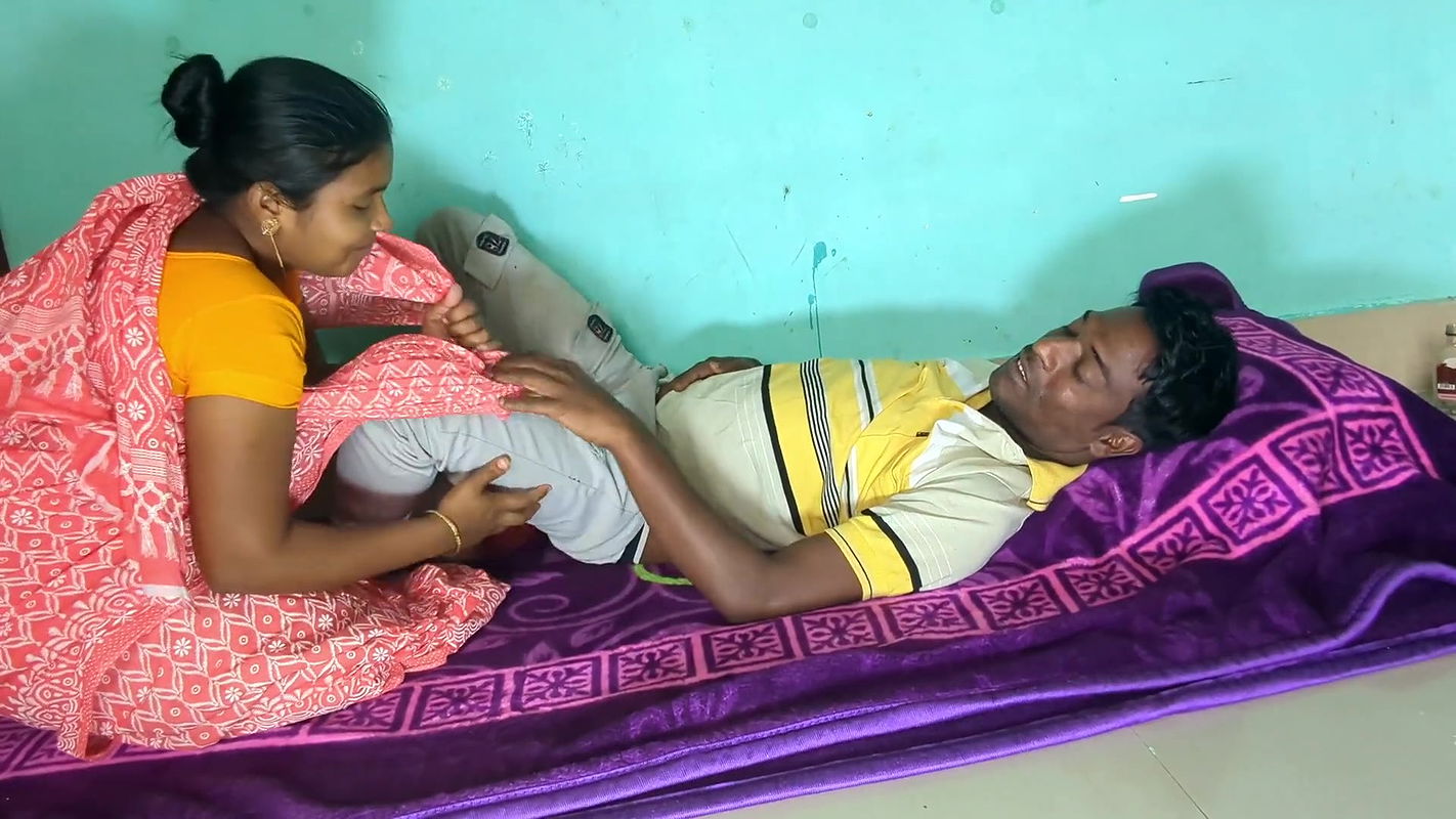 VILLAGE HOT SEXY NEW HUSBENT AND WIFE SEX VIDEO