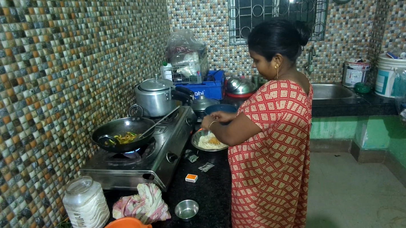 INDIAN DESI BEUTIFUL HOT WIFE COOKING TIME SEX 2025