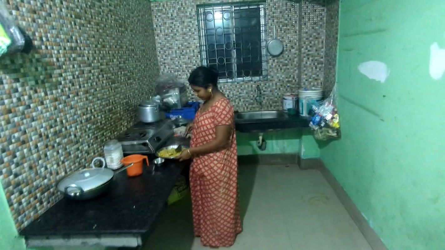 INDIAN DESI BEUTIFUL HOT WIFE COOKING TIME SEX 2025