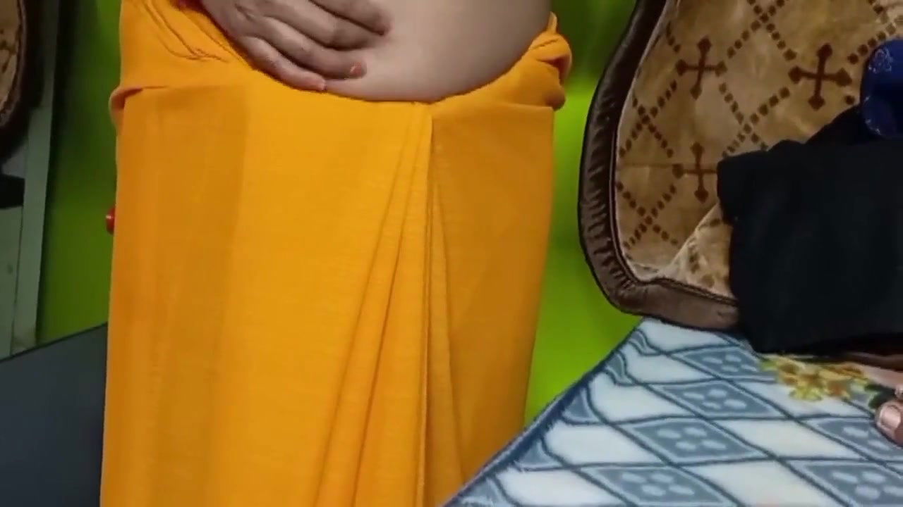 Indian Beautiful Bhabhi in Yellow Color Sari