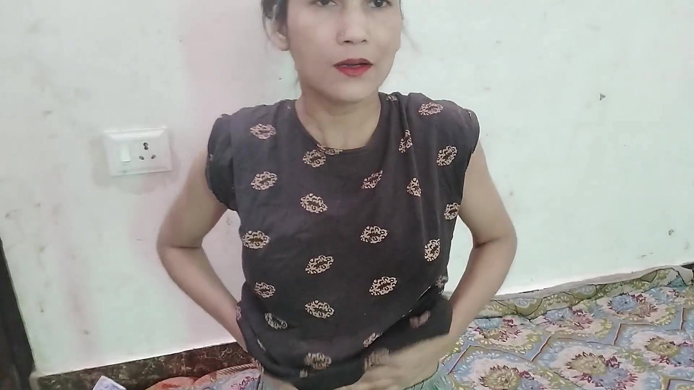 Darji ke pass pakde ke naap di aur usne meri boobs daba diya