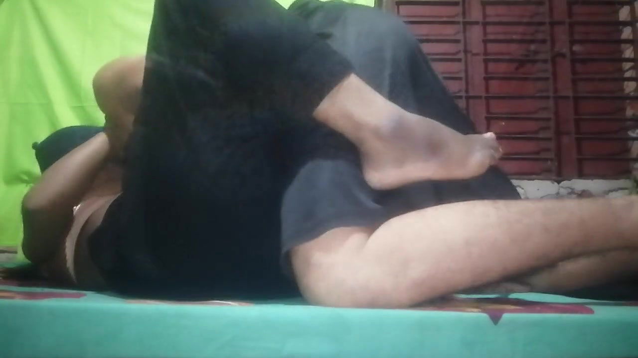 Vabi hot desi sexs video room village