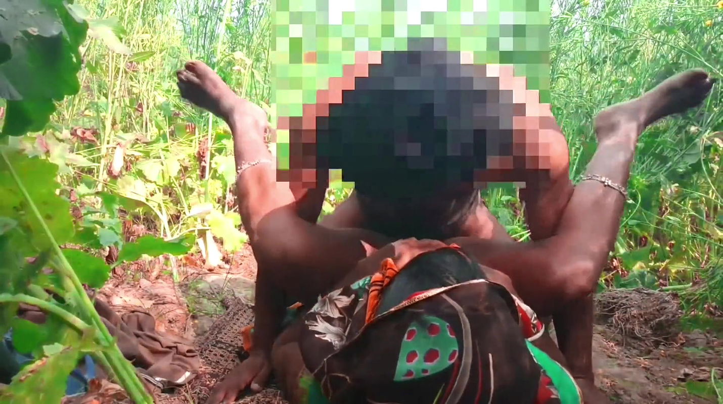 Bengali landlord mistress ko apne khet me boudi ki hard chudai kiya.Jija ji ne apne jaage sali ke saath jungle me mangal kiya.Hindi Viral Sexy