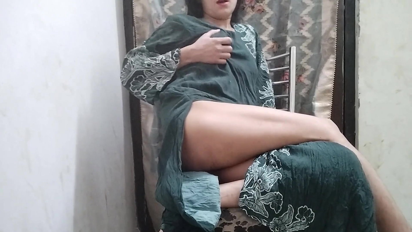 X video dikha kar jabar dasti pakad ke chod diya