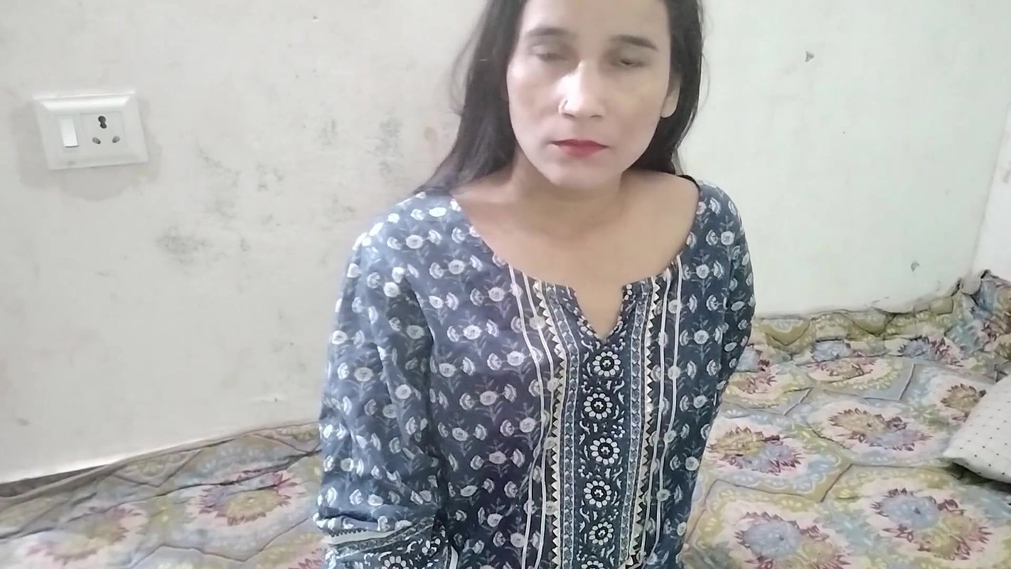 Step sister ki chut marne me maza aa gya