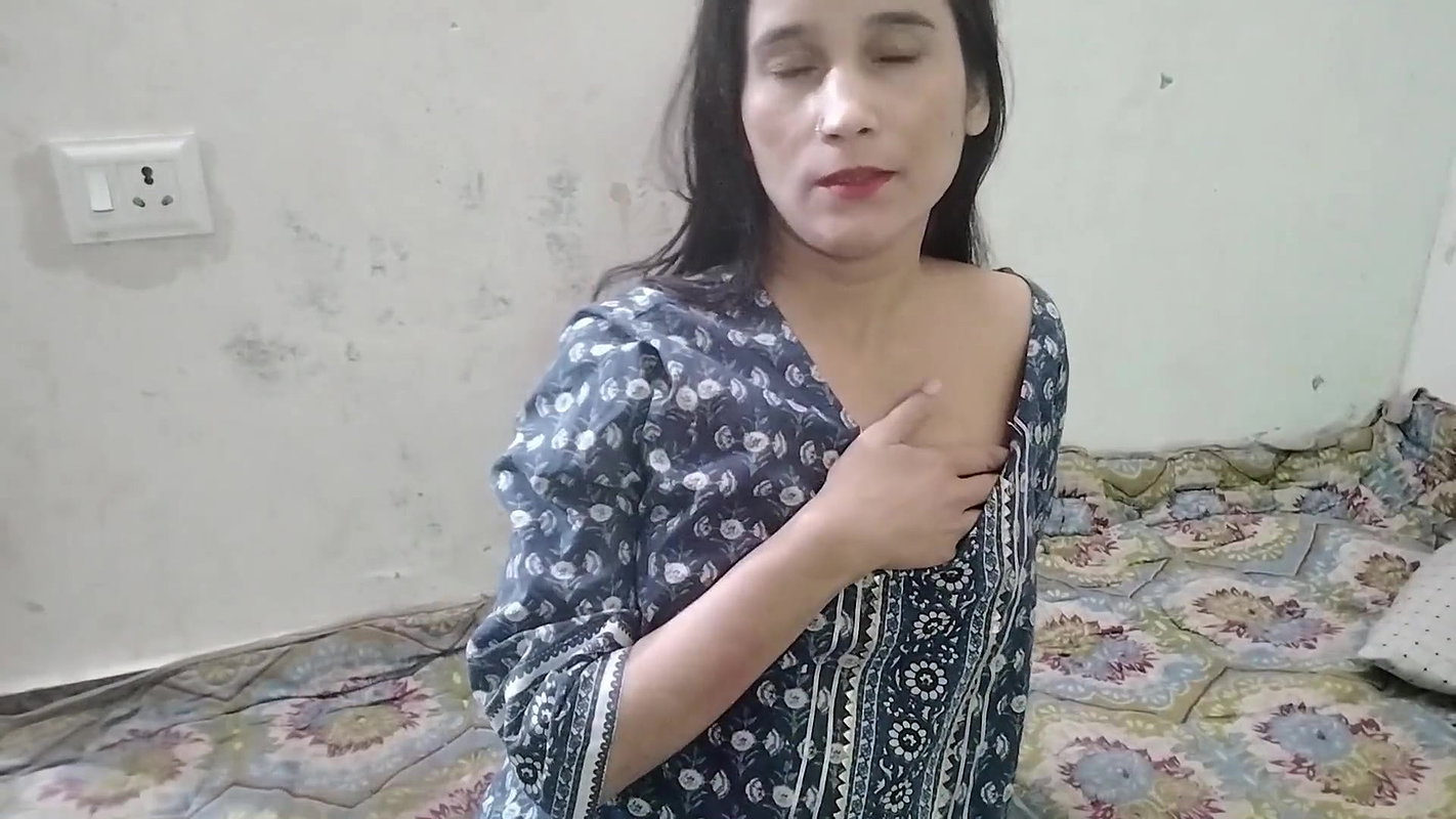 Step sister ki chut marne me maza aa gya