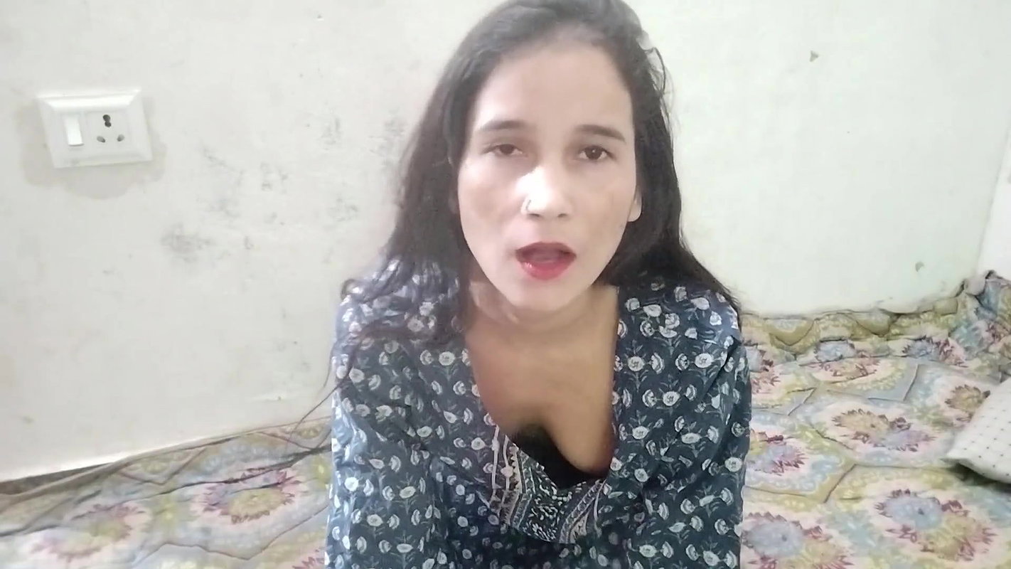 Step sister ki chut marne me maza aa gya