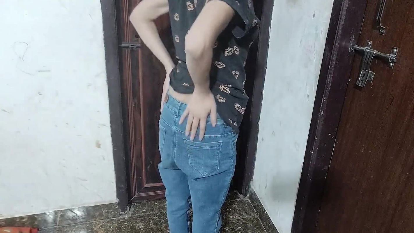 Step father ne bur chod tab bahut dard ho rhi hai