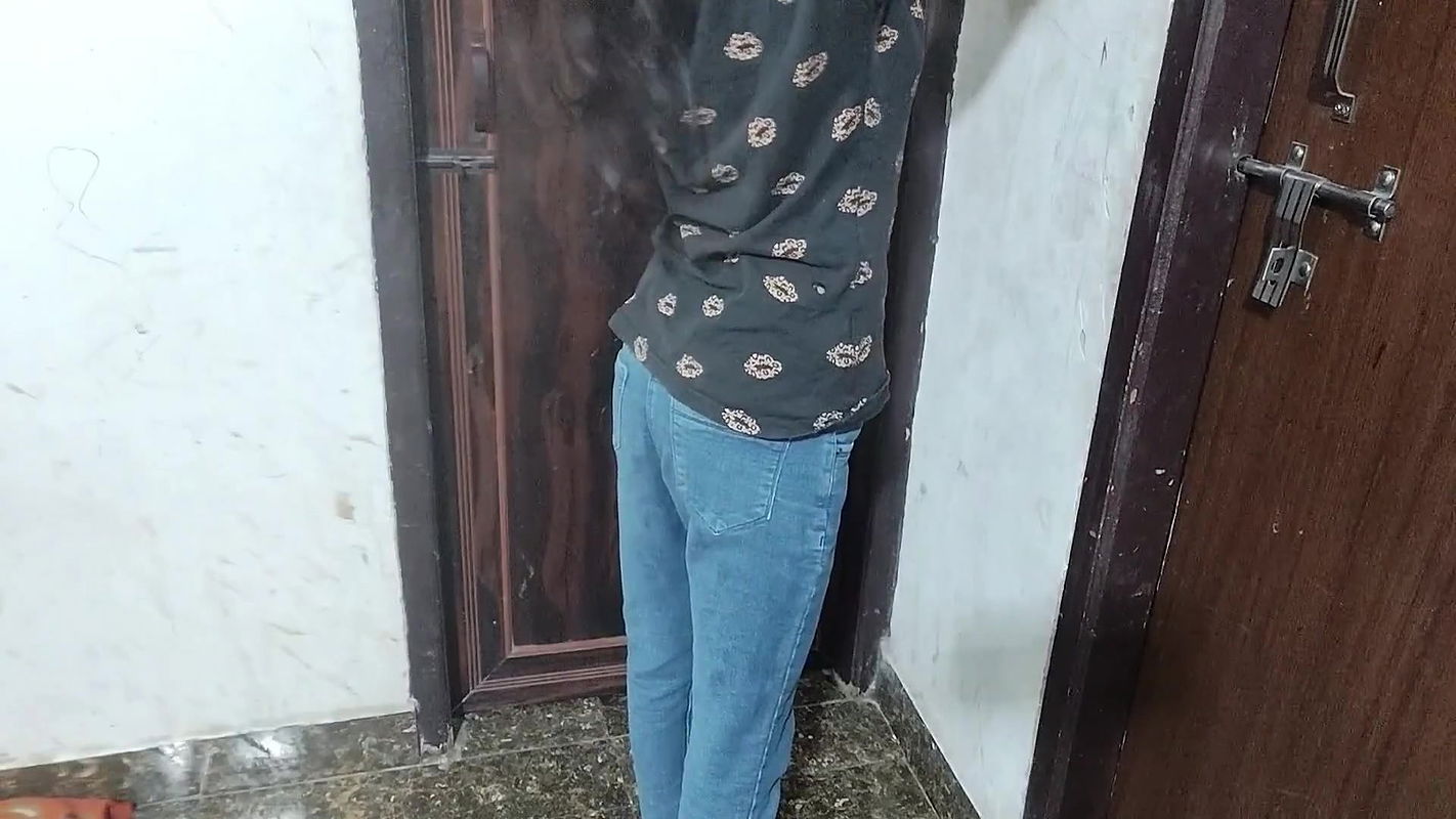 Step father ne bur chod tab bahut dard ho rhi hai