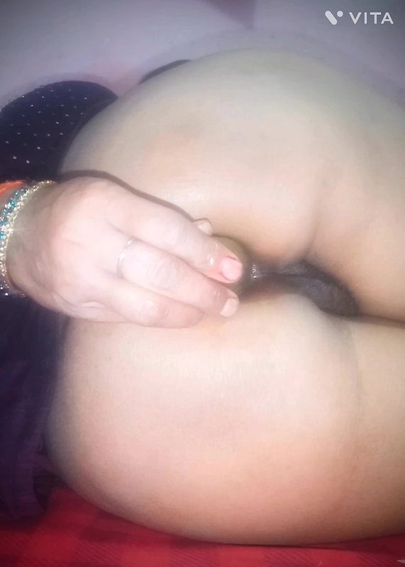 Sister-in-law fucked cucumber by putting it in her ass