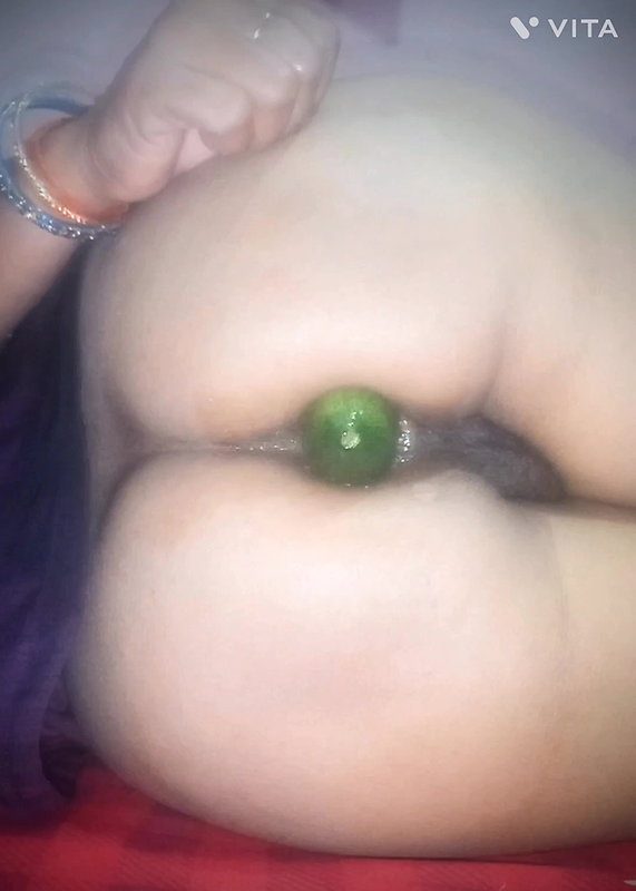 Sister-in-law fucked cucumber by putting it in her ass