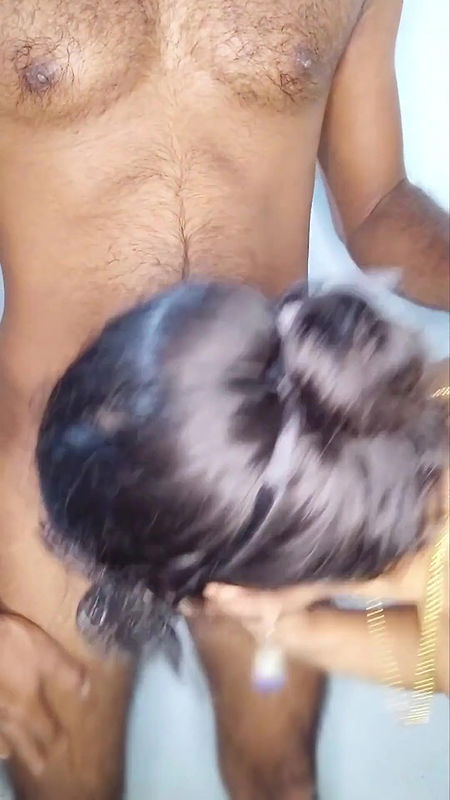 Mallu Indian MILF Giving Handjob to Her Hubby