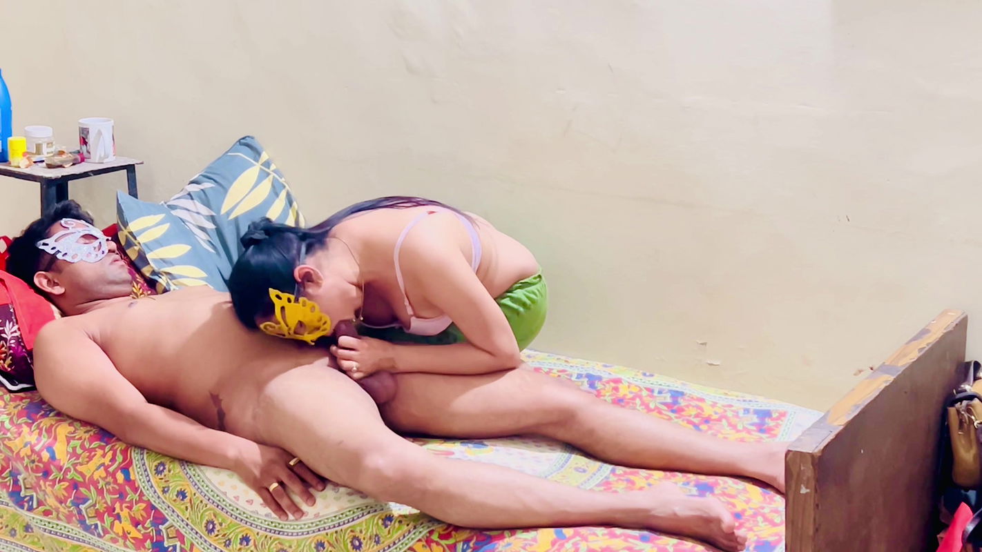 Girlfriend Rolly Sharing Her Bed With Plumber Sex in Room Tight Pussy