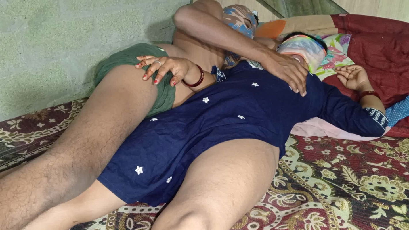 Bhabhi ko raat me full sex in house Hindi audio