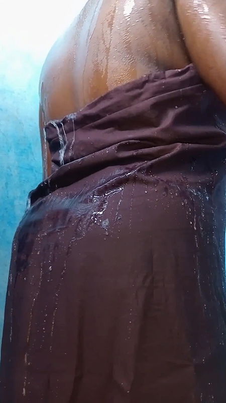 Wife finger fucking in bathroom her until she squirt